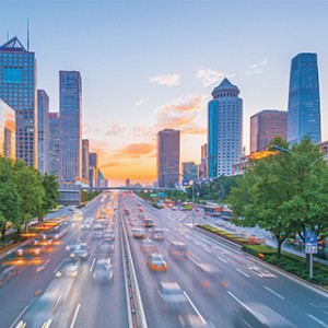 公路管理部門提供一套高效智能的監管平臺，解決信息孤島問題，綜合所有信息，打造信息化智能化公路管理系統。智慧決策主要面向對象為公路管理決策者，通過對各個管理環節產生的信息進行集中統一分析，為決策提供依據和支持，智慧管理主要面向對象為公路管理參與者，通過將傳統的工作手段轉化為信息化、數字化的管理手段，以達到提高管理效率、規范工作流程的目的。智慧服務主要面向服務對象與時俱進的需求，通過普通干線公路相關信息的采集、整理、篩選，為服務對象提供優質價值服務。